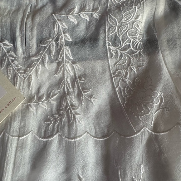 Chic White Floral Women's Blouse - Picture 4 of 12